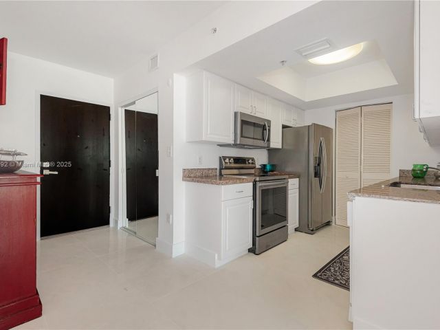 Apartment for sale  Unit #1007 - photo 6724254