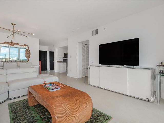 Apartment for sale  Unit #1007 - photo 6724261