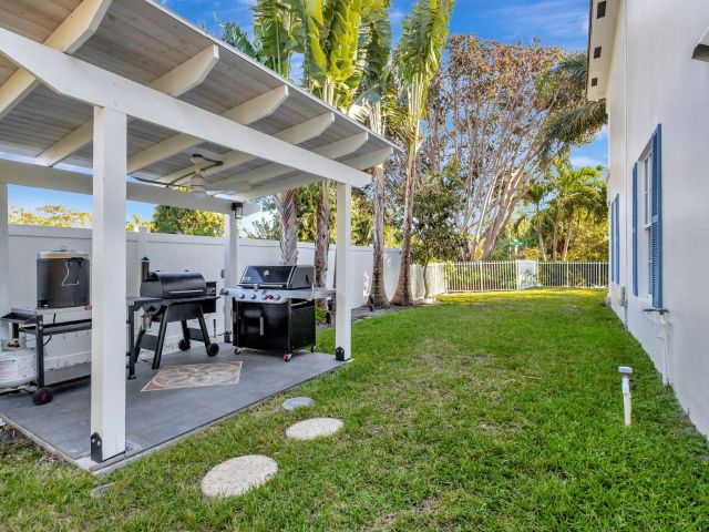 Home for sale at 213 Kings Lynn - photo 6734969