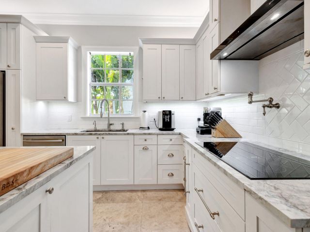 Home for sale at 213 Kings Lynn - photo 6734980