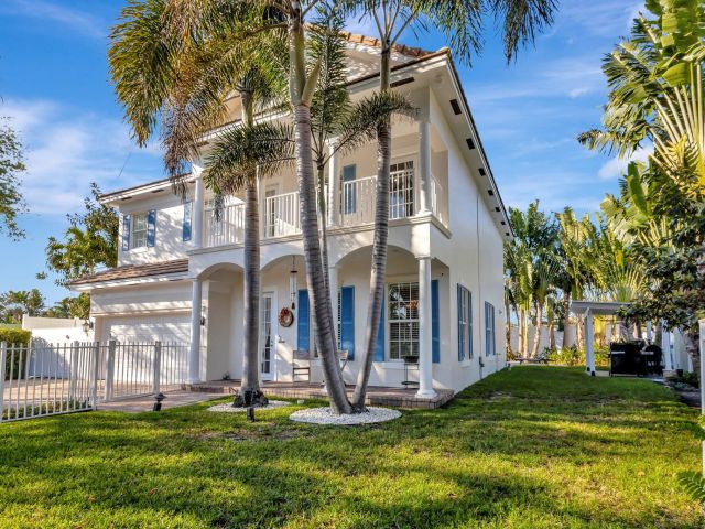 Home for sale at 213 Kings Lynn - photo 6734981