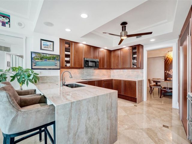 Apartment for sale  Unit #3703 - photo 6789777