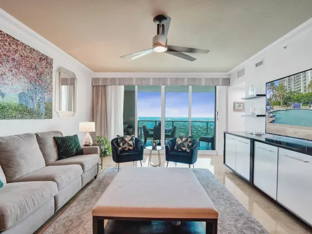 2-bedroom condo for sale in Fort Lauderdale - 411 N New River Dr E 3703 - MondialRealty