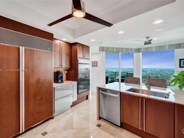 2-bedroom condo for sale in Fort Lauderdale - 411 N New River Dr E 3703 - MondialRealty