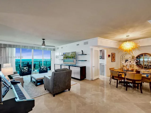 2-bedroom condo for sale in Fort Lauderdale - 411 N New River Dr E 3703 - MondialRealty