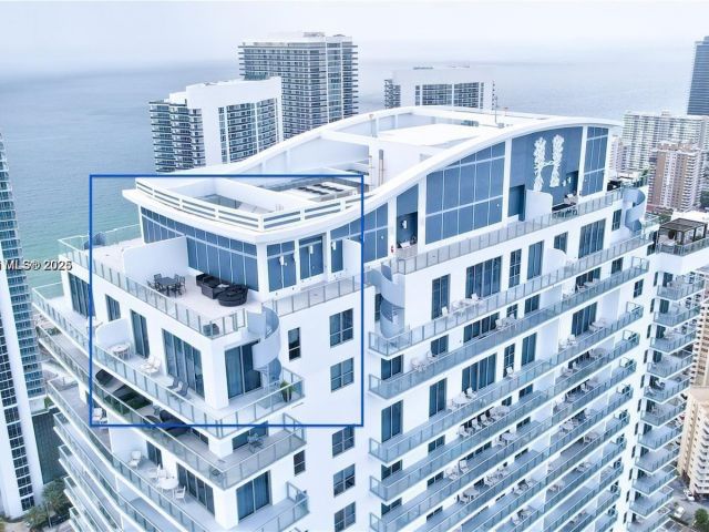 Apartment for sale  Unit #T4302 - photo 6711625