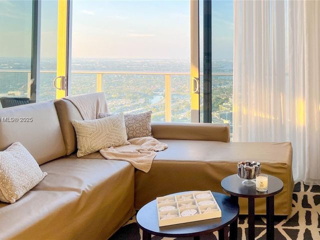 Apartment for sale  Unit #T4302 - photo 6711626