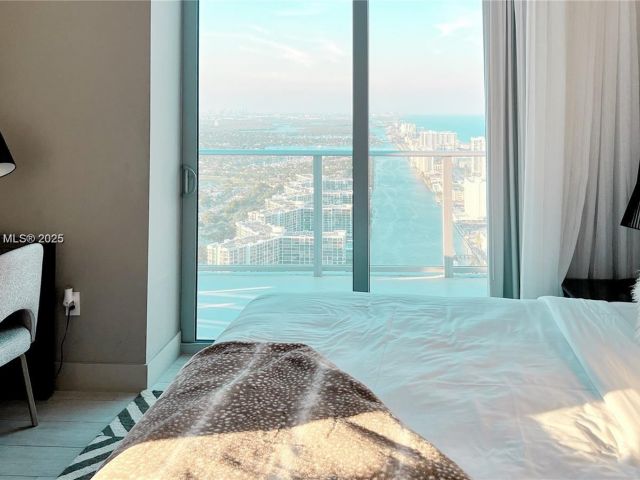 Apartment for sale  Unit #T4302 - photo 6711627