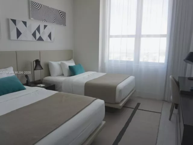2-bedroom condo for sale in Hollywood - 4010 S Ocean Dr T4302 - MondialRealty