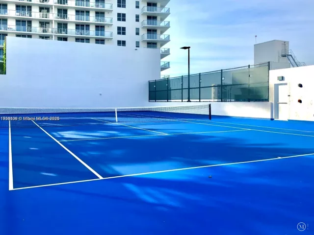 2-bedroom condo for sale in Hollywood - 4010 S Ocean Dr T4302 - MondialRealty