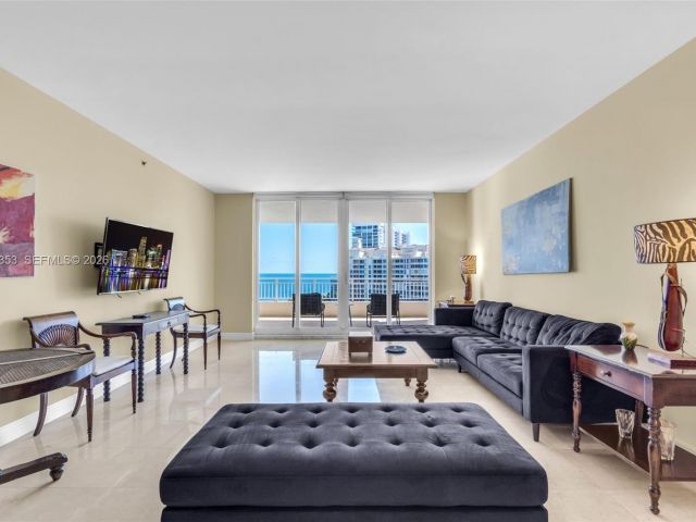 Apartment for rent  Unit #1402 - photo 6712066