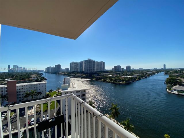 2-bedroom condo for rent in Hallandale Beach - 3161 S Ocean Dr 1210 - MondialRealty