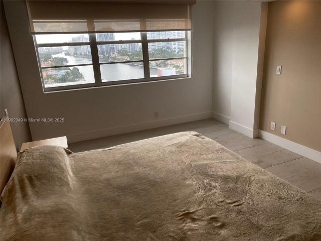 2-bedroom condo for rent in Hallandale Beach - 3161 S Ocean Dr 1210 - MondialRealty