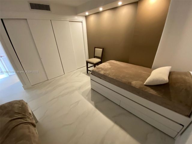 2-bedroom condo for rent in Hallandale Beach - 3161 S Ocean Dr 1210 - MondialRealty