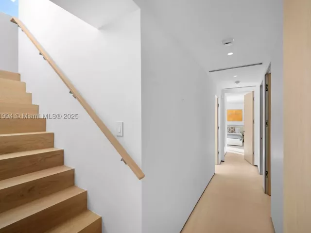 4-bedroom home for sale in Miami Beach - 222 E Rivo Alto Dr - MondialRealty