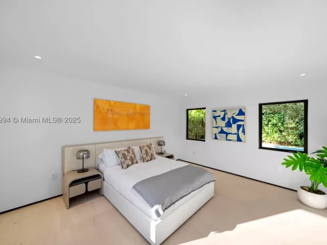 4-bedroom home for sale in Miami Beach - 222 E Rivo Alto Dr - MondialRealty