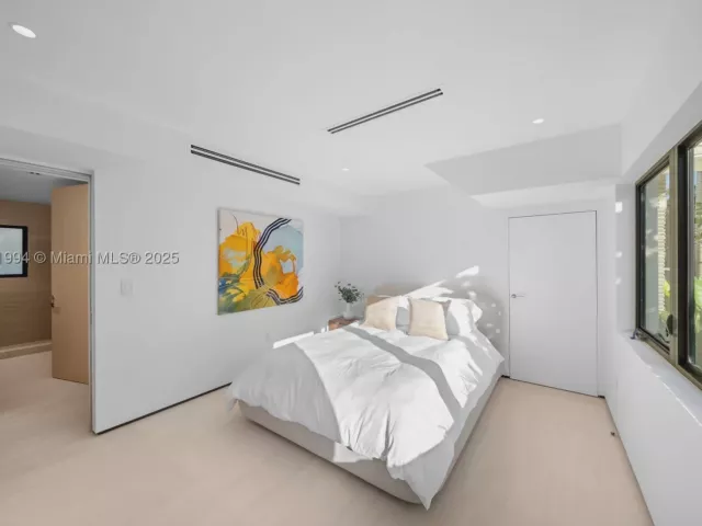 4-bedroom home for sale in Miami Beach - 222 E Rivo Alto Dr - MondialRealty