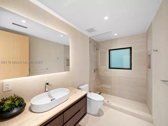 4-bedroom home for sale in Miami Beach - 222 E Rivo Alto Dr - MondialRealty