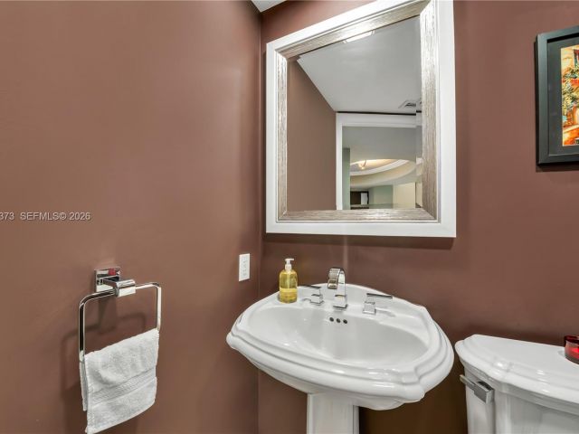Apartment for sale  Unit #1903 - photo 6712382