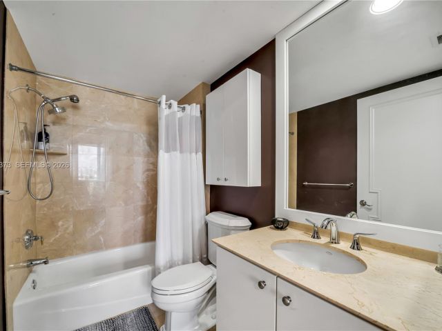 Apartment for sale  Unit #1903 - photo 6712385