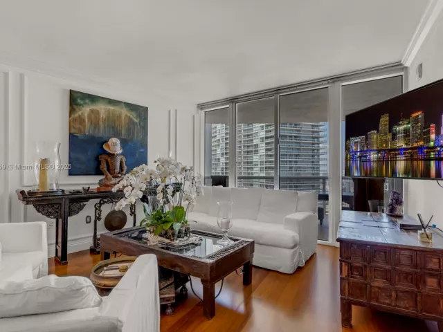 2-bedroom condo for rent in Miami Beach - 400 Alton Rd 2409 - MondialRealty