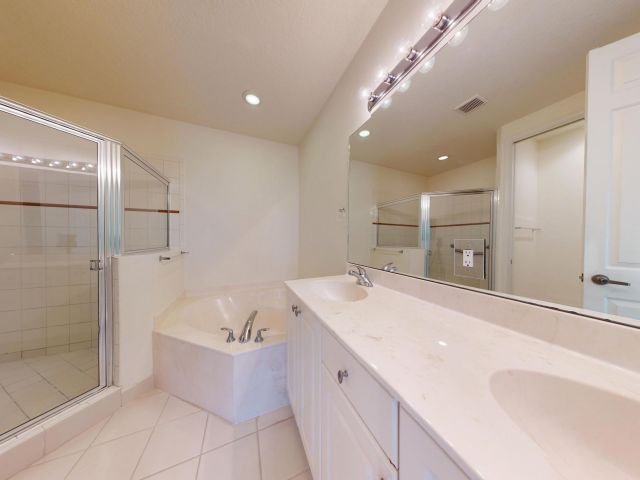 Home for rent at 235 W Chrystie Circle - photo 6711088