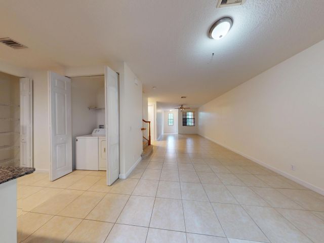 Home for rent at 235 W Chrystie Circle - photo 6711098