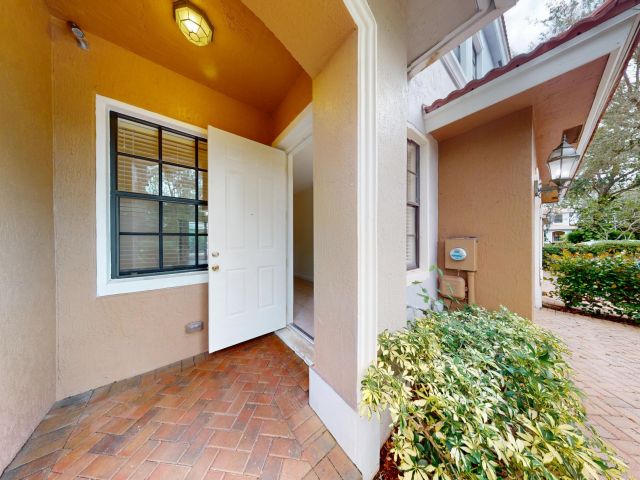 Home for rent at 235 W Chrystie Circle - photo 6711104