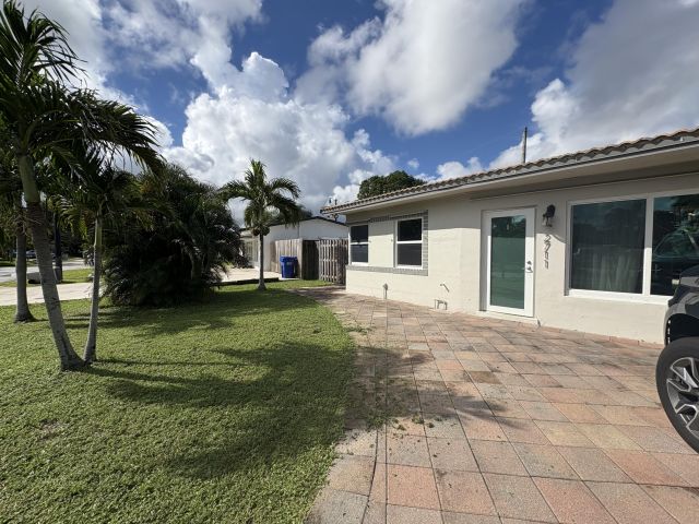 Home for rent at 2711 NE 11th Terrace - photo 6750806