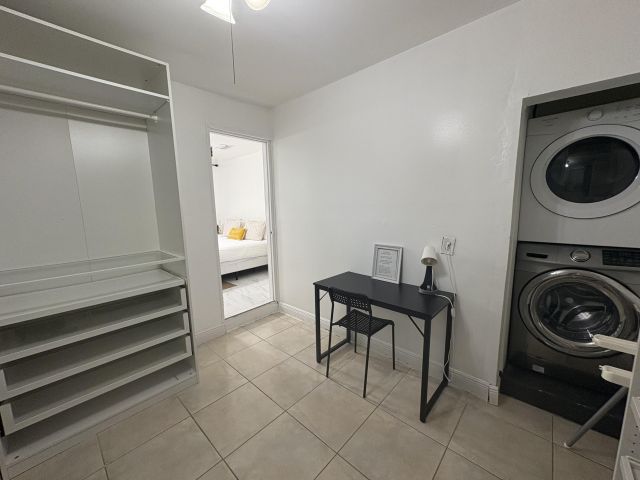 Home for rent at 2711 NE 11th Terrace - photo 6750815