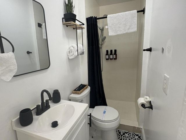 Home for rent at 2711 NE 11th Terrace - photo 6750816