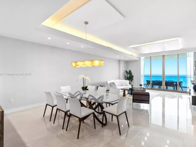 4-bedroom condo for sale in Sunny Isles Beach - 17901 Collins Ave 1803 - MondialRealty