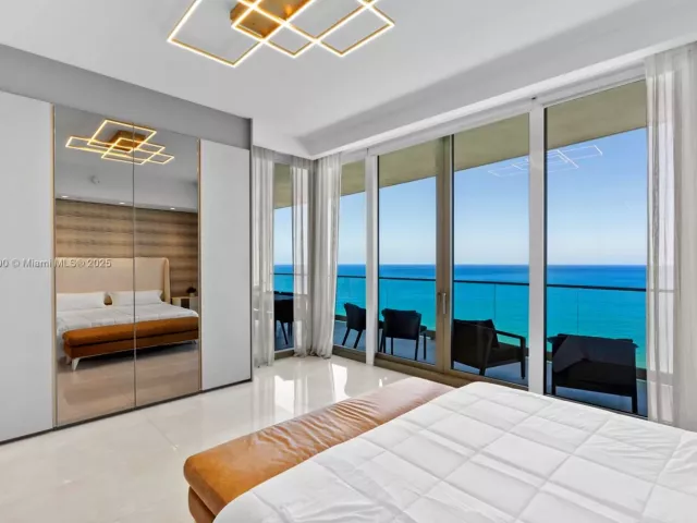 4-bedroom condo for sale in Sunny Isles Beach - 17901 Collins Ave 1803 - MondialRealty