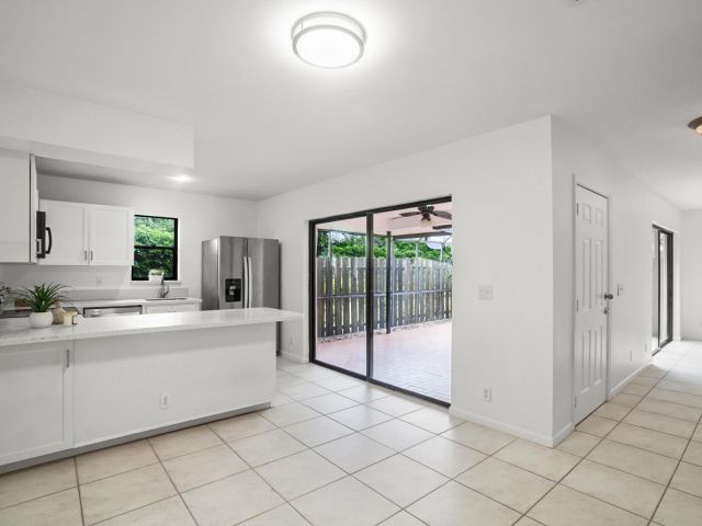 Home for rent at 7690 Courtyard Run W - photo 6786022