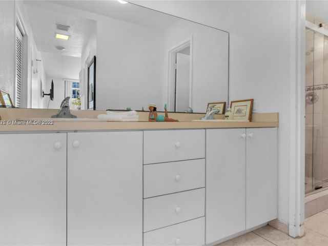 Apartment for sale  Unit #208 - photo 6715698