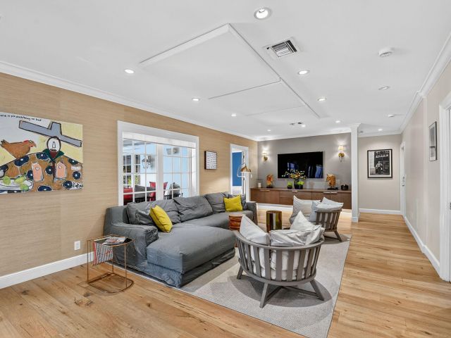 Home for sale at 1103 NW 6th Avenue - photo 6725090