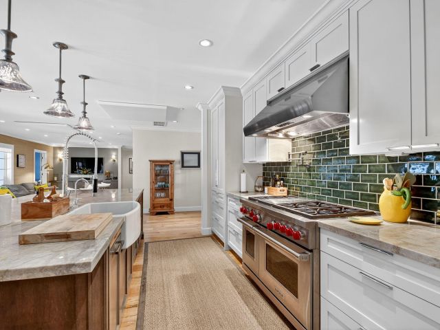 Home for sale at 1103 NW 6th Avenue - photo 6725096