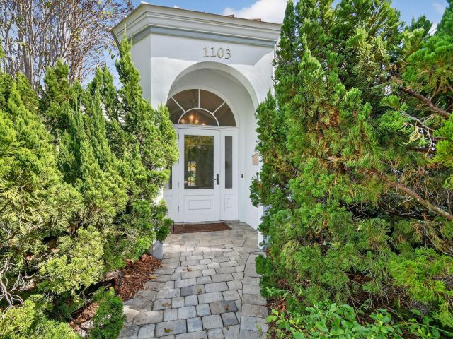 Home for sale at 1103 NW 6th Avenue - photo 6725102