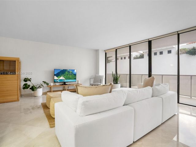 Apartment for sale  Unit #M1 - photo 6715950