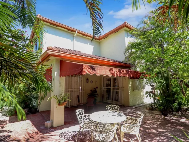 5-bedroom home for sale in Homestead - 14240 SW 291st Ln - MondialRealty