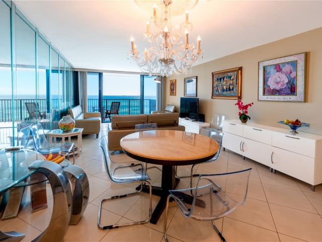 1-bedroom condo for rent in Hollywood - 2101 S Ocean Dr 2002 - MondialRealty