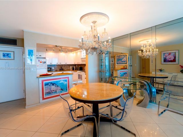 1-bedroom condo for rent in Hollywood - 2101 S Ocean Dr 2002 - MondialRealty