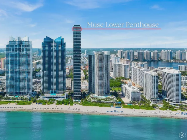 6-bedroom condo for sale in Sunny Isles Beach - 17141 Collins Ave LPH-1 - MondialRealty