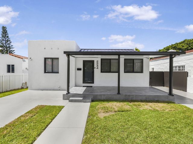 Home for sale at 2244 SW 10th Street - photo 6716886