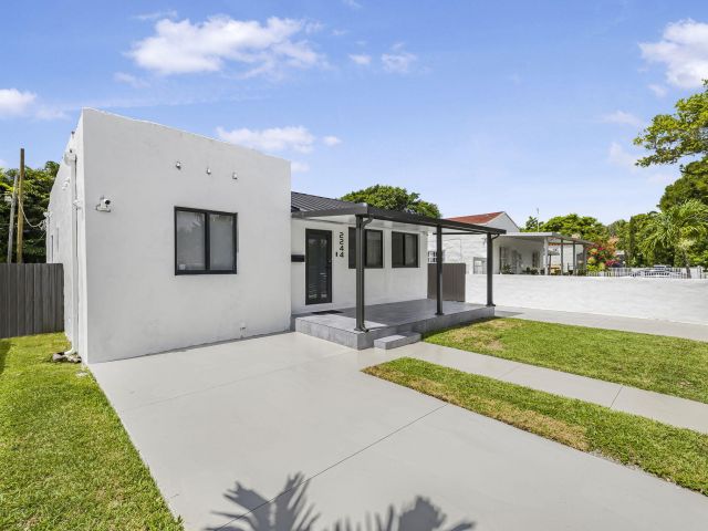 Home for sale at 2244 SW 10th Street - photo 6716887