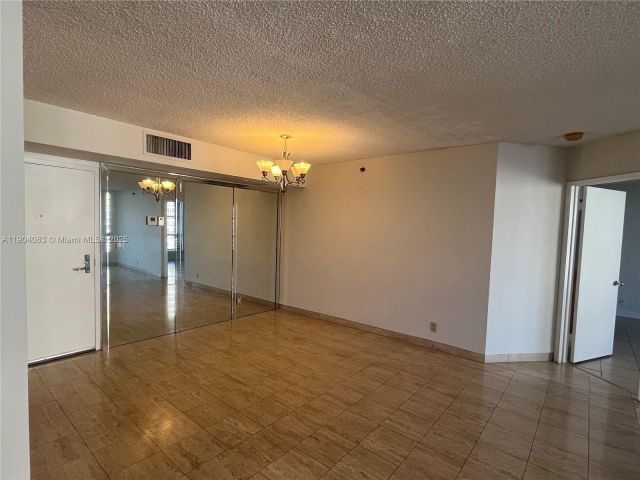 Apartment for rent  Unit #1717 - photo 7430662