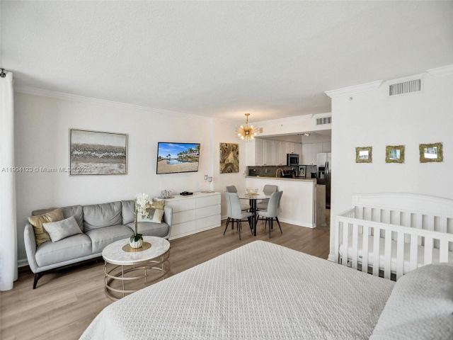 condo for rent in Hollywood - 2501 S Ocean Dr 505 - MondialRealty