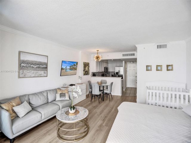condo for rent in Hollywood - 2501 S Ocean Dr 505 - MondialRealty