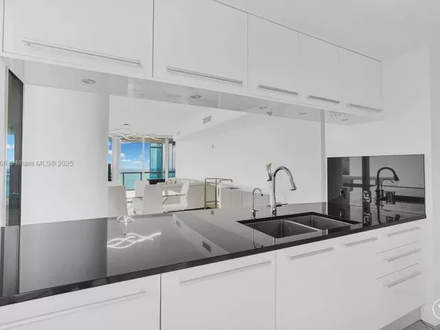 Apartment for sale  Unit #1808 - photo 6720687