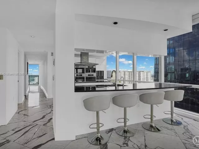 Apartment for sale  Unit #1808 - photo 6720691